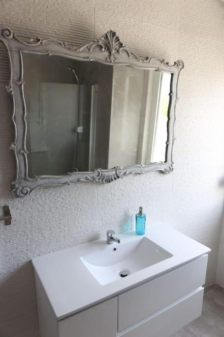 Near The River 3 Bedrooms Flat, With Ac For 9 Apartment *