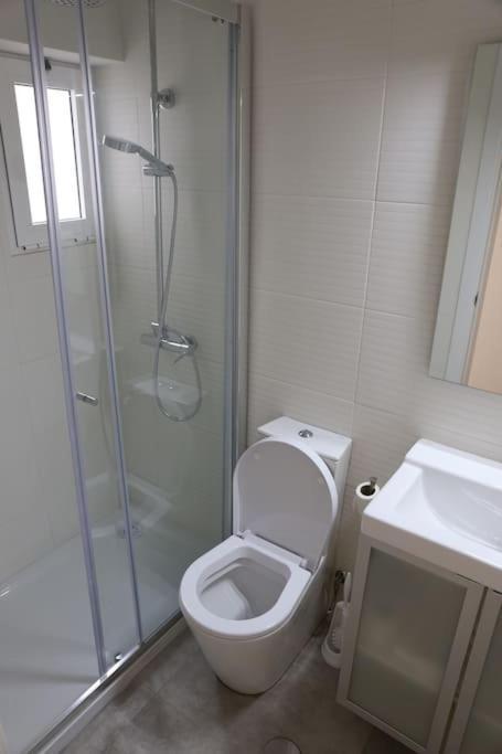 Near The River 3 Bedrooms Flat, With Ac For 9 Apartment
