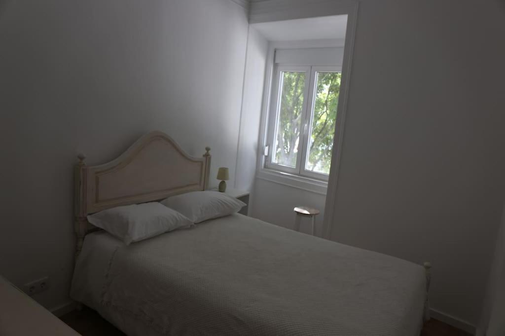 Near The River 3 Bedrooms Flat, With Ac For 9 *