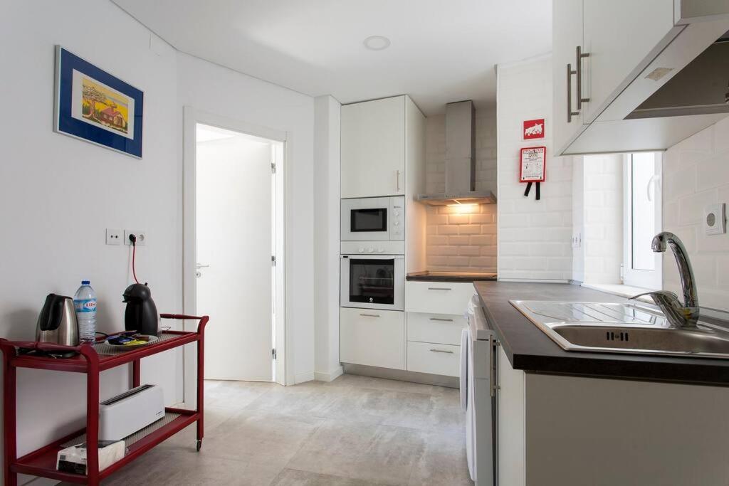Apartment Near The River 3 Bedrooms Flat, With Ac For 9 Lissabon