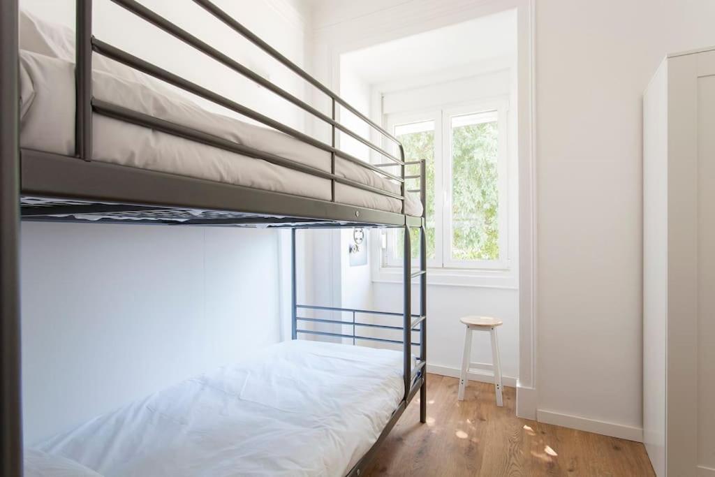 Near The River 3 Bedrooms Flat, With Ac For 9 *